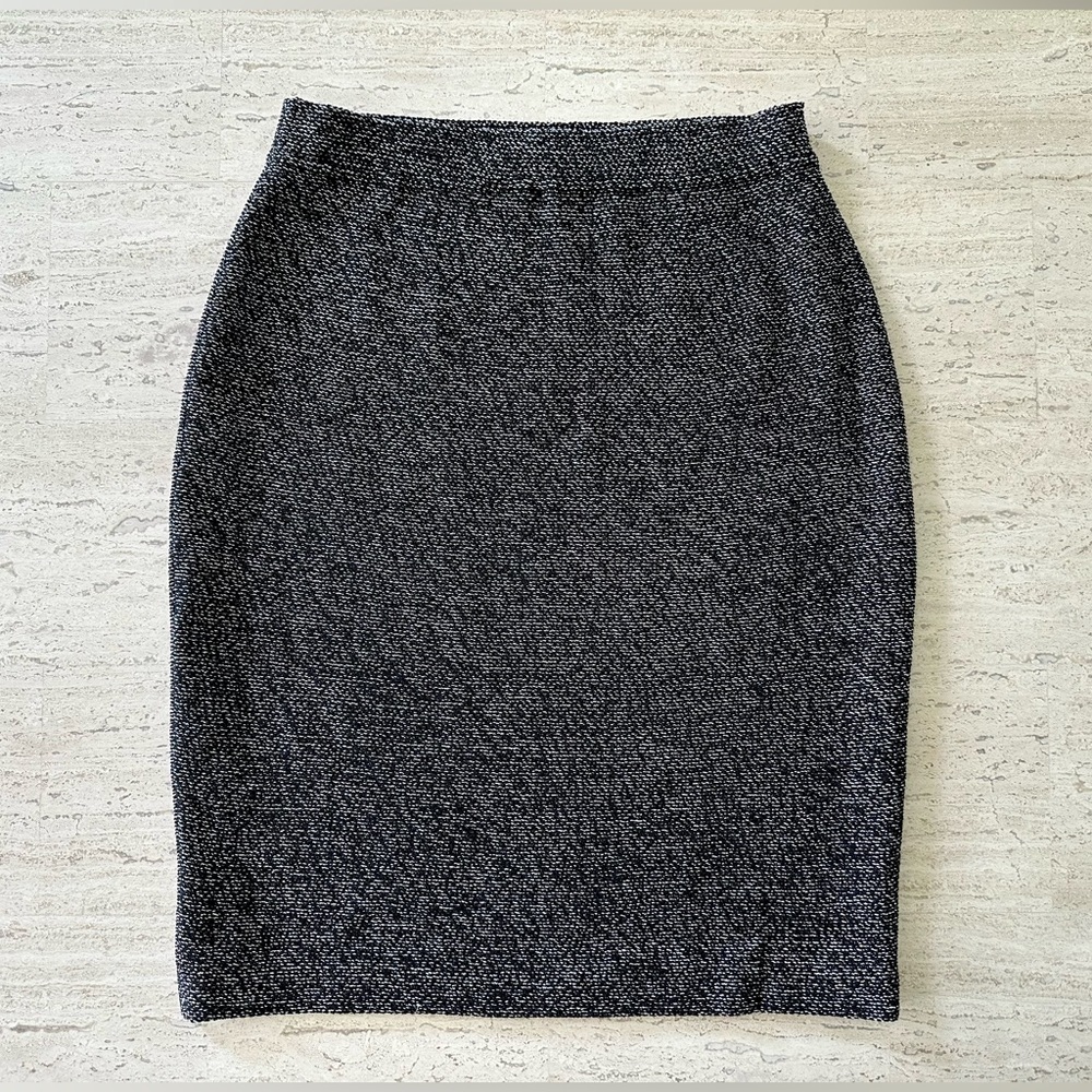 St. John Collection Black & White Speckled Santana Knit Pencil Skirt | Size 4